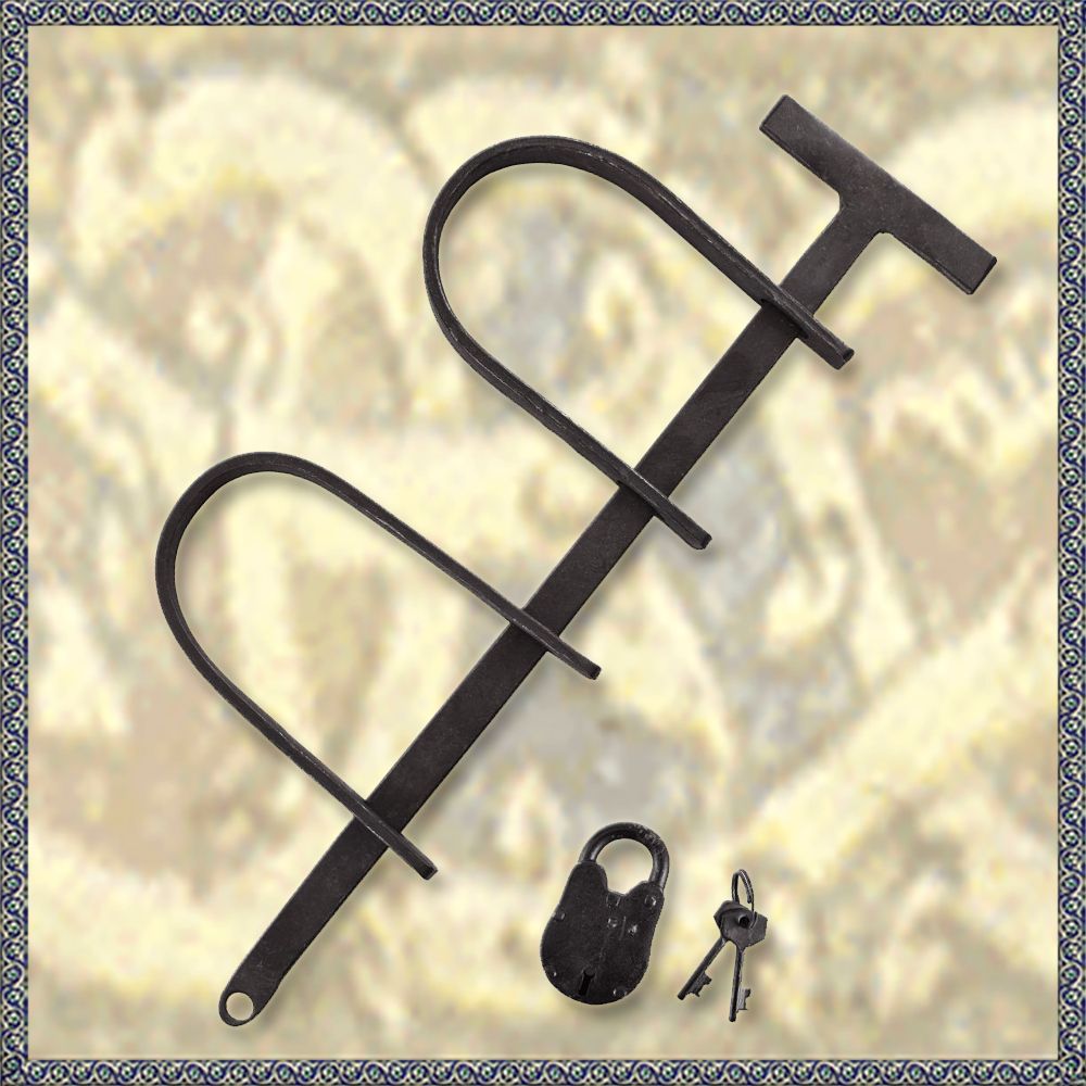 Mittelalterliche Handschellen aus Stahl mit kleinem Vorhängeschloß